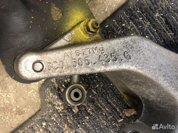 Задний левый кулак volkswagen tiguan