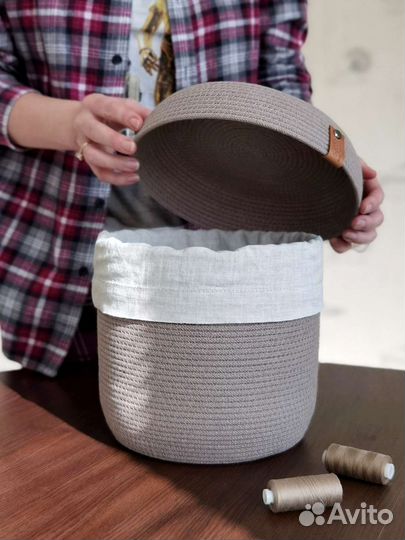 Корзина с крышкой, хлебница, сухарница