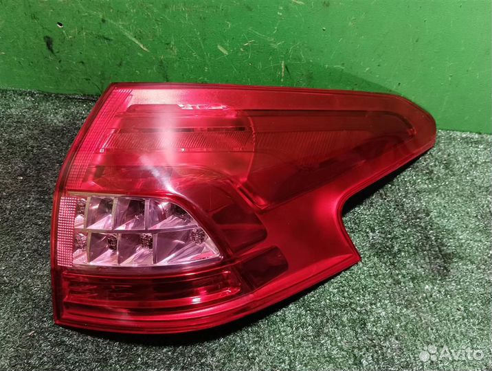 Фонарь задний наружный правый Citroen C5 2009