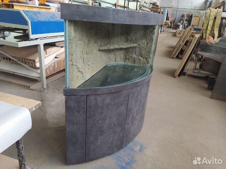 Аквариум угловой панорамный в отделке CPL