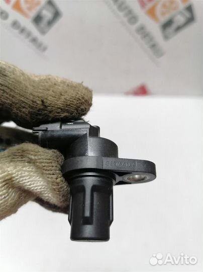 Mercedes C w204 Датчик положения распредвала