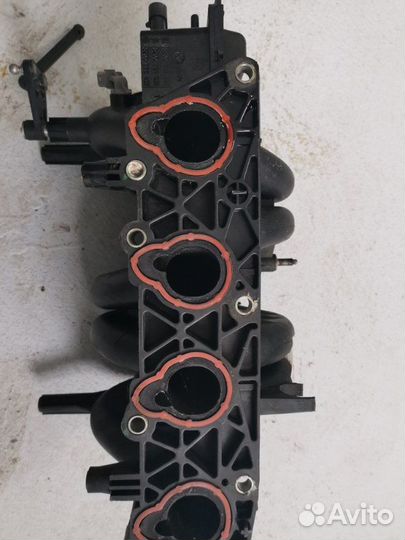 Коллектор впускной Renault Sandero хэтчбек K7JA710