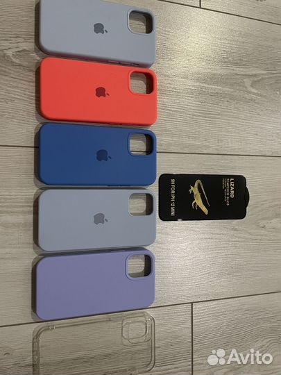 Чехлы на iPhone 12 мини