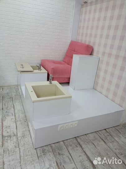 Подиум педикюрный