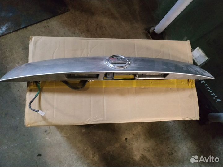 Накладка крышки багаж.Nissan Juke