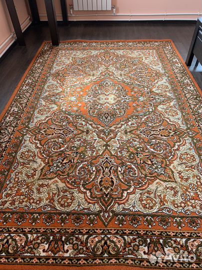 Ковер шерстяной