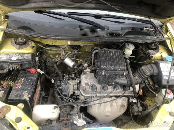 Запчасти на honda HR v