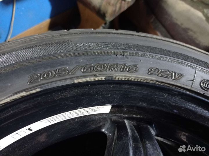 Литой диск r 16. резина 205.60.16