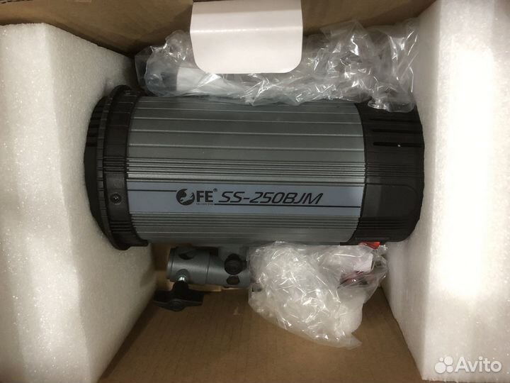 Вспышка студийная Falcon Eyes SS-250BJM