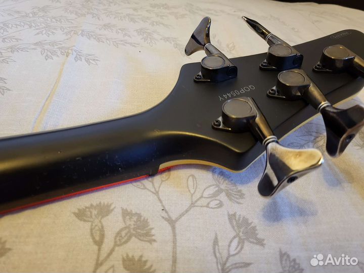 Активная 5-струнная бас-гитара Yamaha RBX-375