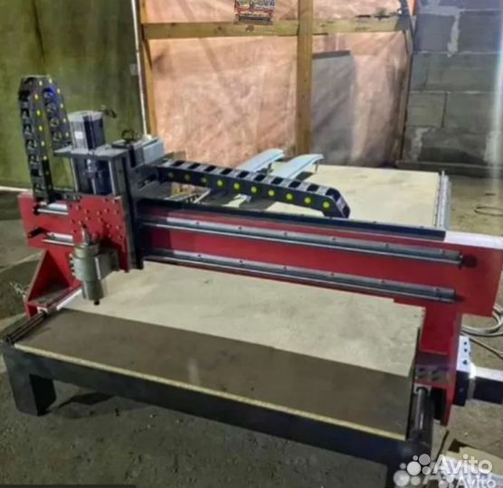 Фрезерный станок по дереву и двп с чпу