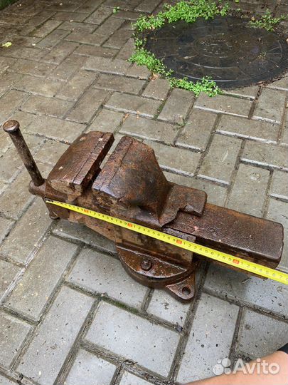 Тиски большие слесарные поворотные СССР