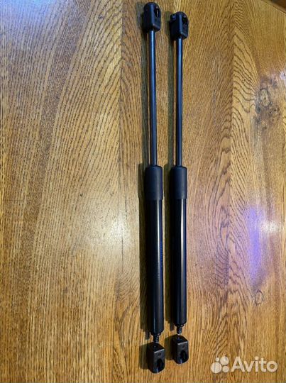 Амортизатор крышки багажника VW Passat b6