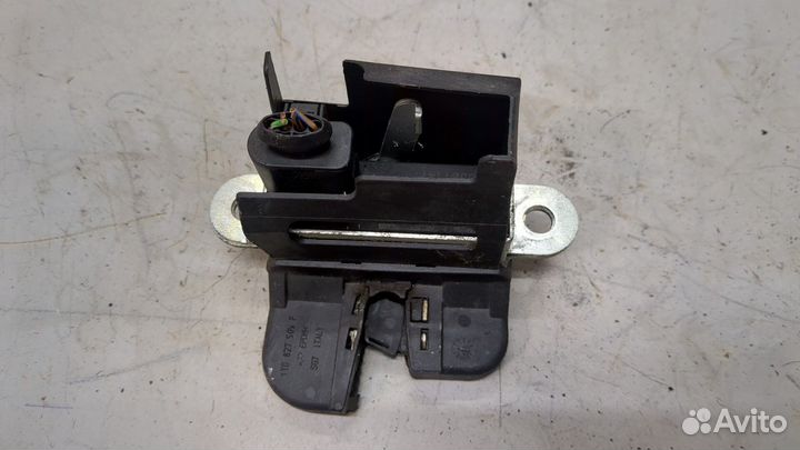 Замок багажника Volkswagen Touran, 2006