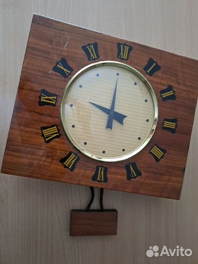 Часы настенные времен СССР
