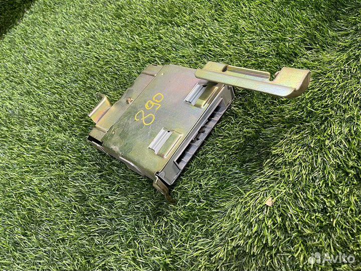 Блок управления efi Nissan Serena PNC24 SR20DE