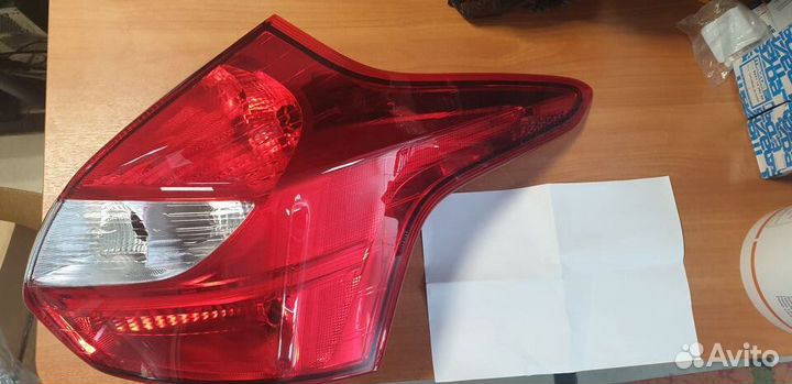 Фонарь задний правый Focus 3 хэтчбек