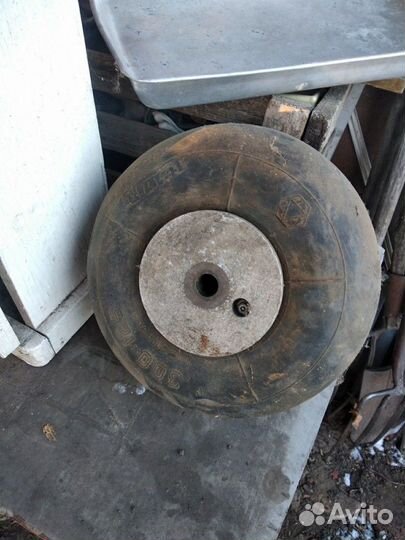 Колесо для тележки