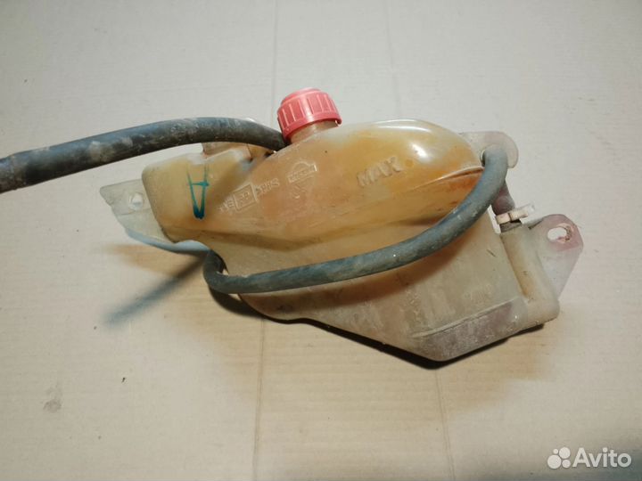 Бачек ож Nissan primera p11