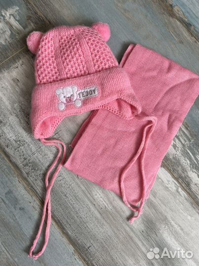 Комплект шапка, шарф на новорожденную девочку