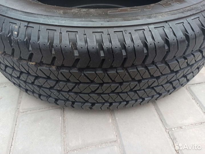 Bridgestone Dueler H/T 205/70 R15