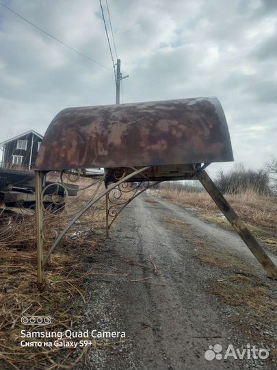 Козырек над дверью