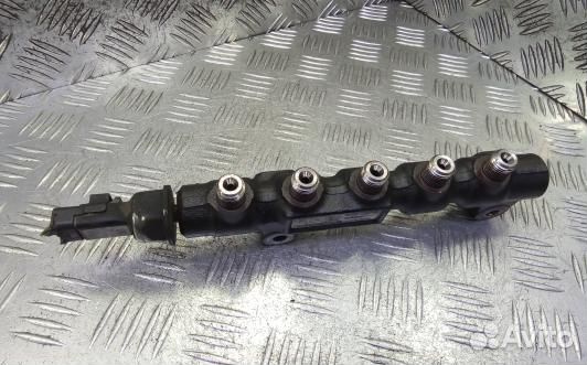 Топливная рампа дизельная ford focus 2 (7AR12BB01)