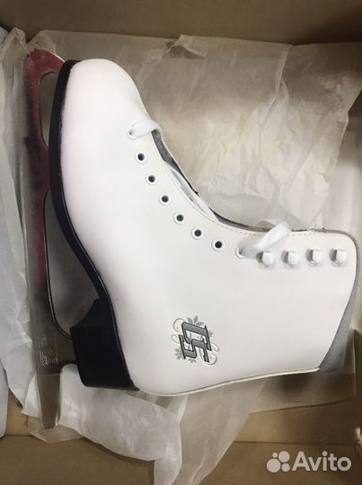 Коньки фигурные CCM