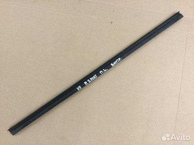 Накладка стекла переднего Mitsubishi Pajero KH