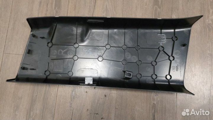 Обшивка стойки правая Land Rover Range Rover Sport