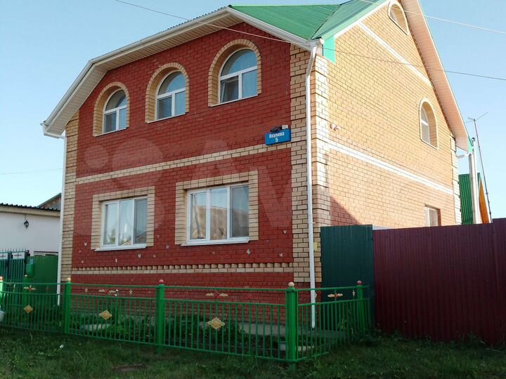 Дом 180 м² на участке 10 сот.