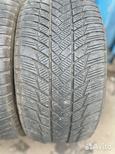 Bridgestone Blizzak LM-001 285/45 R21 113V