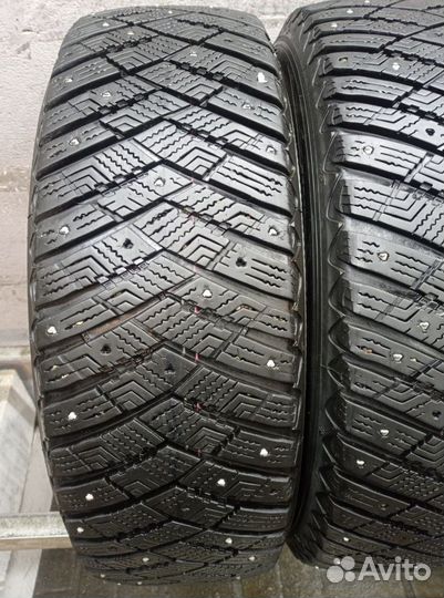 Goodyear UltraGrip Ice Arctic SUV 215/65 R17 116Z