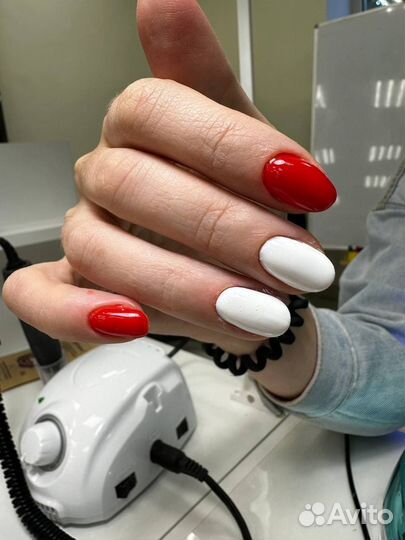 Маникюр педикюр