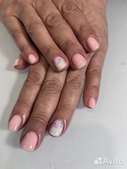 Модель на маникюр