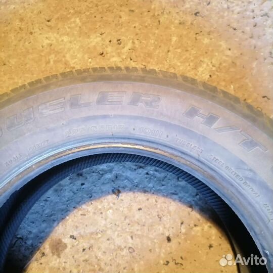 Bridgestone Dueler H/T 687 225/65 R17 102H