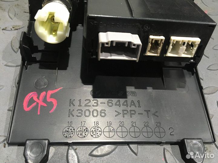 Разъем AUX / USB + гнездо прикуривателя