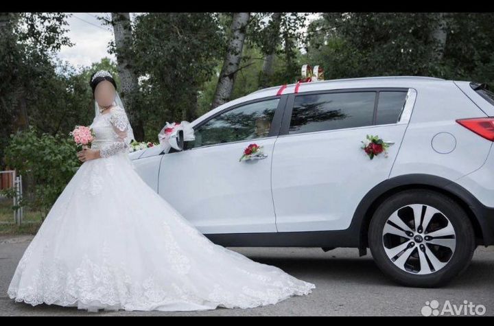 Свадебное платье со шлейфом