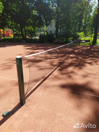 В наличии сетка для большого тенниса с тросом