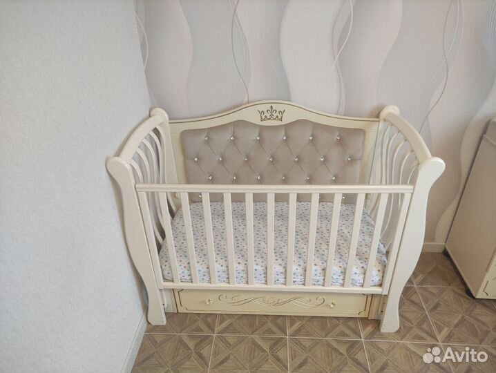 Дeтская кровaтка + матрас, наматрасник, бортики