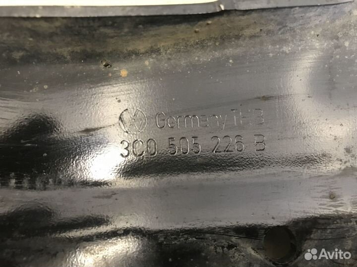 Рычаг задний продольный правый Tiguan 2011-2016