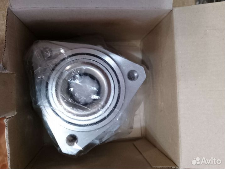 Ступица колеса передняя chrysler cirrus