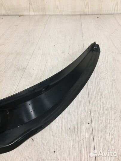 Водосток задний Mercedes Benz S500L W221 M273.961