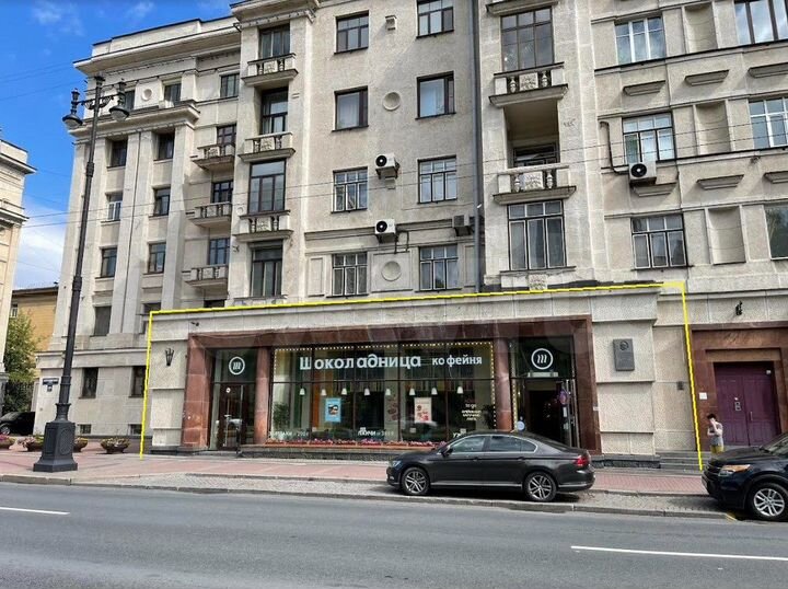 227м² проходное престижное с витринами