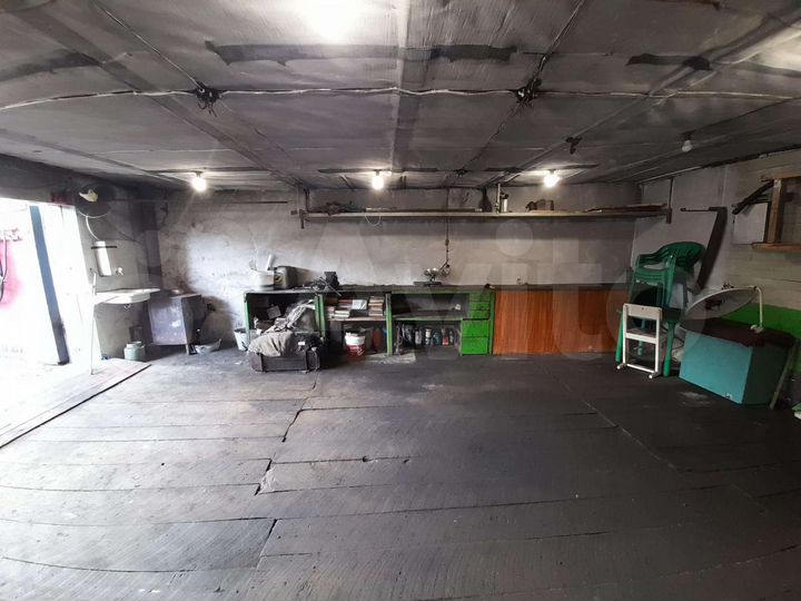 Гараж, > 30 м²