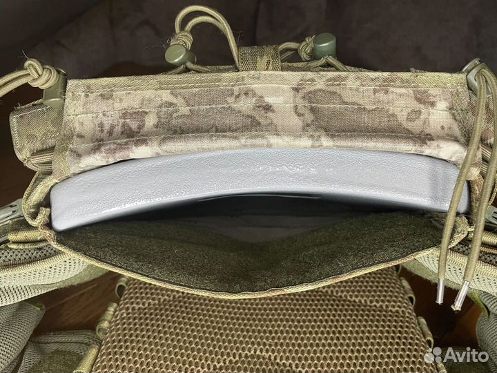 Бронежилет с подсумками и модулями