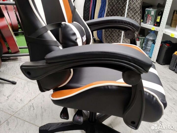 Геймерское игровое компьютерное кресло