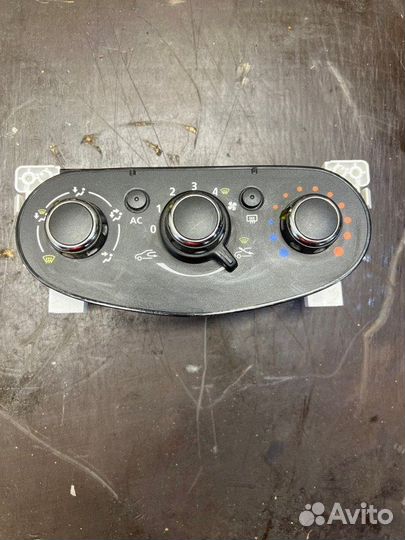 Блок управления печкой Renault Logan lsra K7J 2010