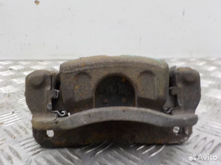 Суппорт тормозной задний правый Hyundai Genesis 20