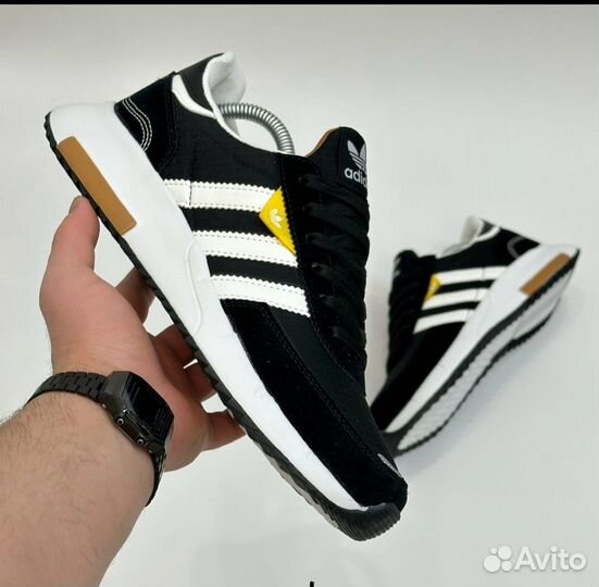 Кроссовки спортивные Adidas